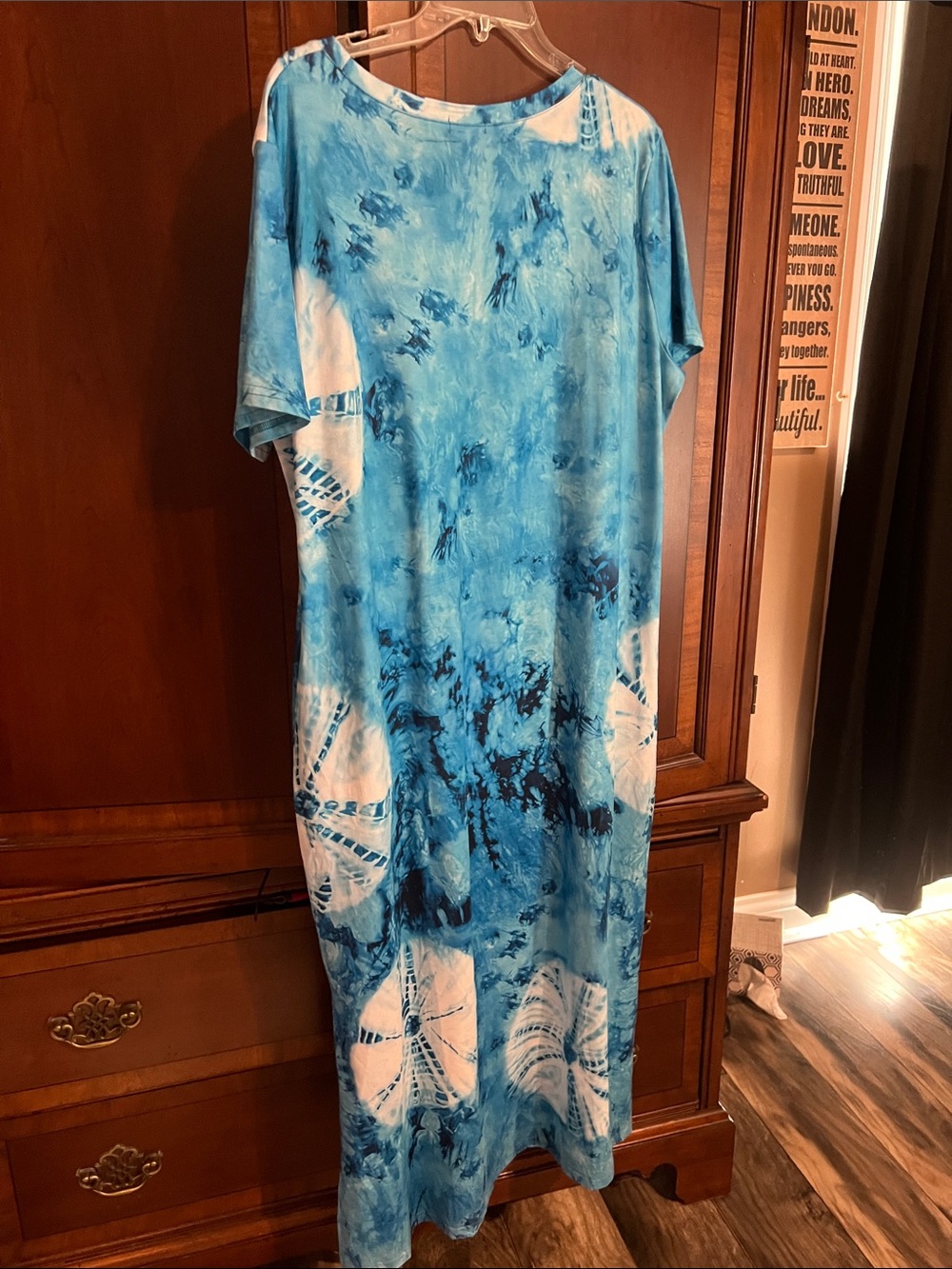 Dress - Picture 7 of 7